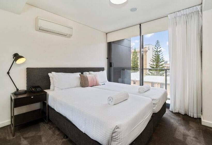 발코니가 있는 2 베드룸 아파트, Terminus Apartment Hotel, Ascend Hotel Collection