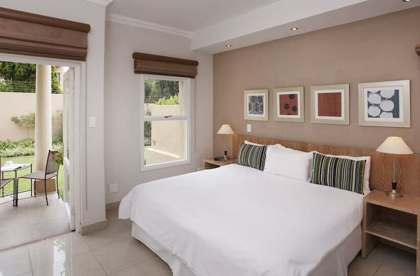 Apartamento 2 Dormitórios, The Capital Villa