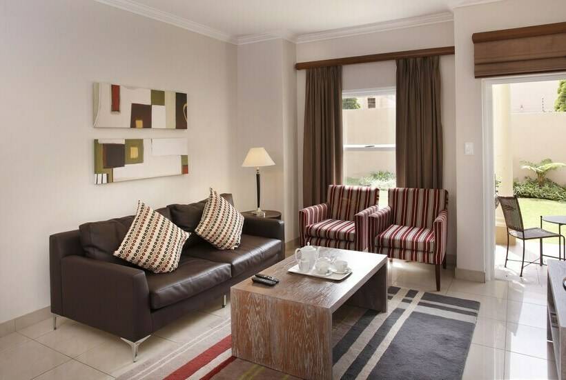 Apartamento 2 Dormitórios, The Capital Villa