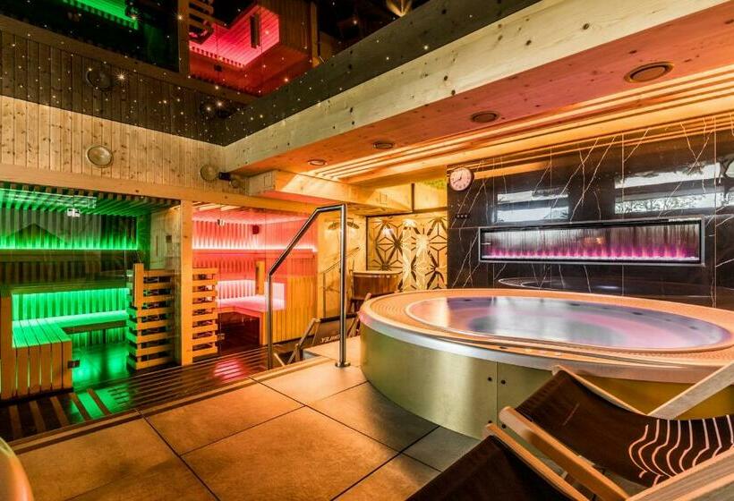 标准工作室, Aparthotel Prestige