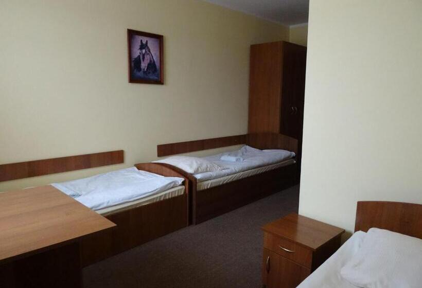 Номер Стандарт Трехместный, Hostel Miłosz