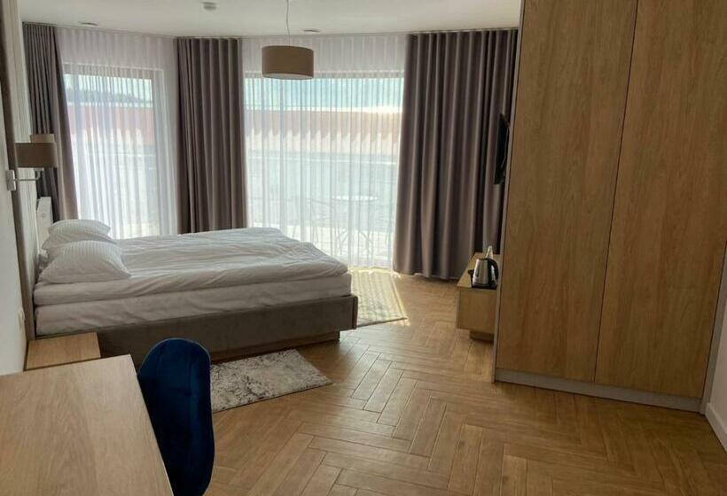 Номер Superior, Sebory