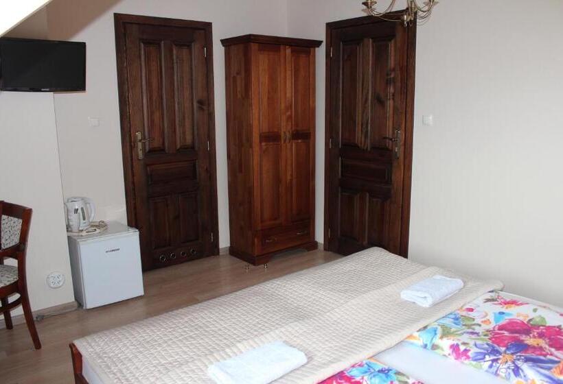 غرفة قياسية مطلة على الجبل, Dom Malowany