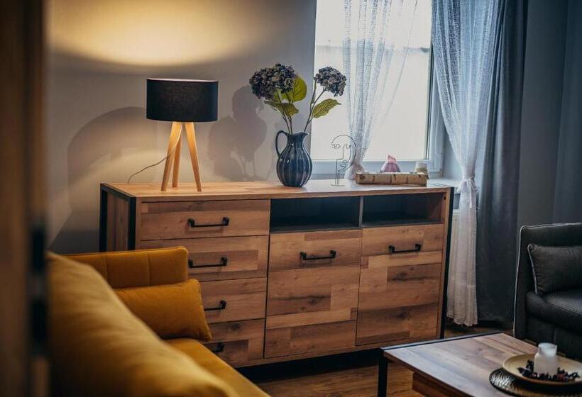إستوديو قياسى, Gościniec Pod Lilijką