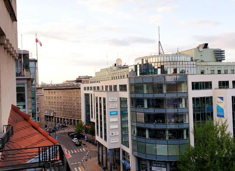 اتاق اکونومی, Centrum Lwowska