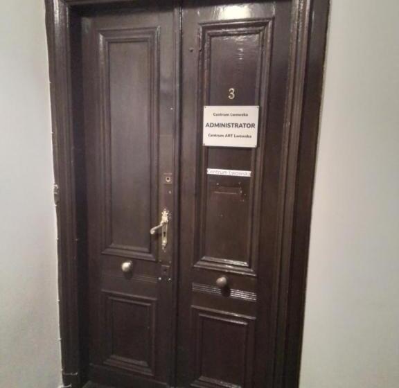 اتاق اکونومی, Centrum Lwowska