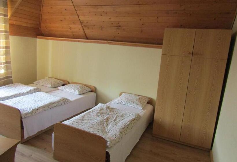 Quarto Triplo Estandar, Mylak Bianca