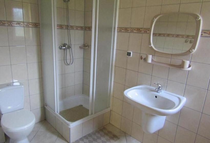 Quarto Triplo Estandar, Mylak Bianca