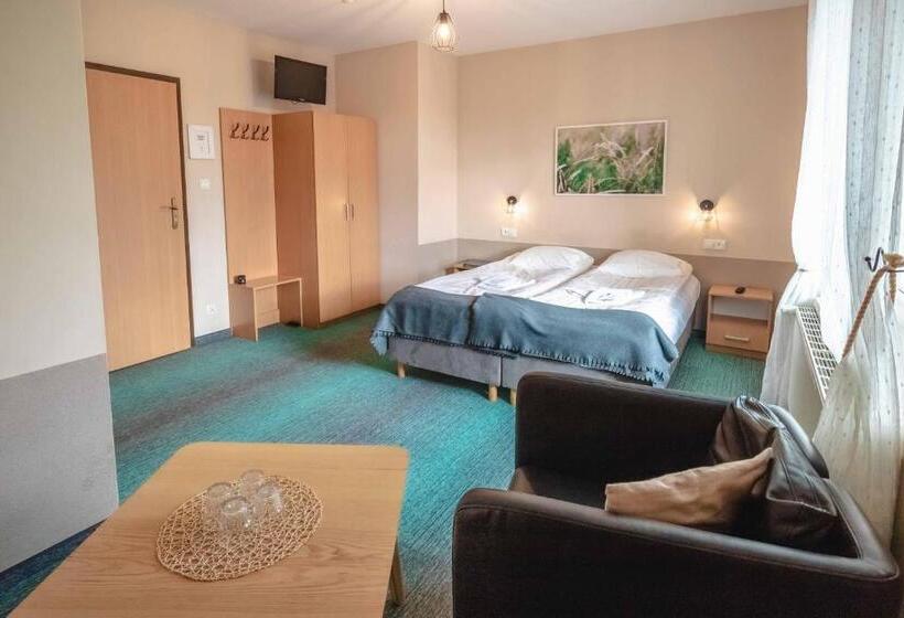 Четырехместный Номер Стандарт, Granada Pensjonat & Spa