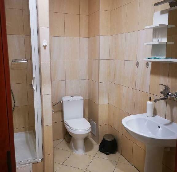 スタンダードトリプルルーム, I Restauracja Bona