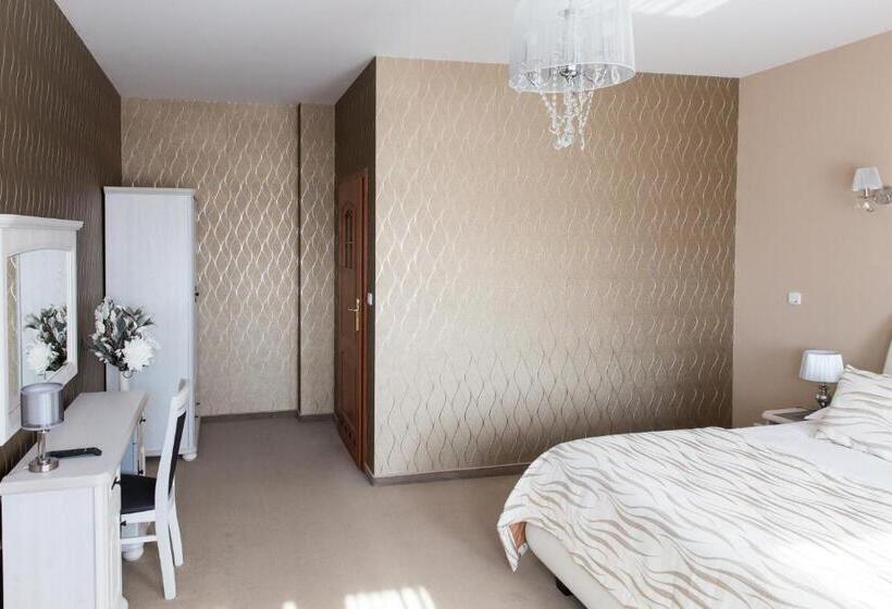 キングサイドベッドのスタンダードワンルーム, I Restauracja Bona