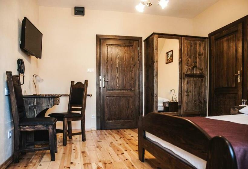 Номер Стандарт, Pod Kogutkiem
