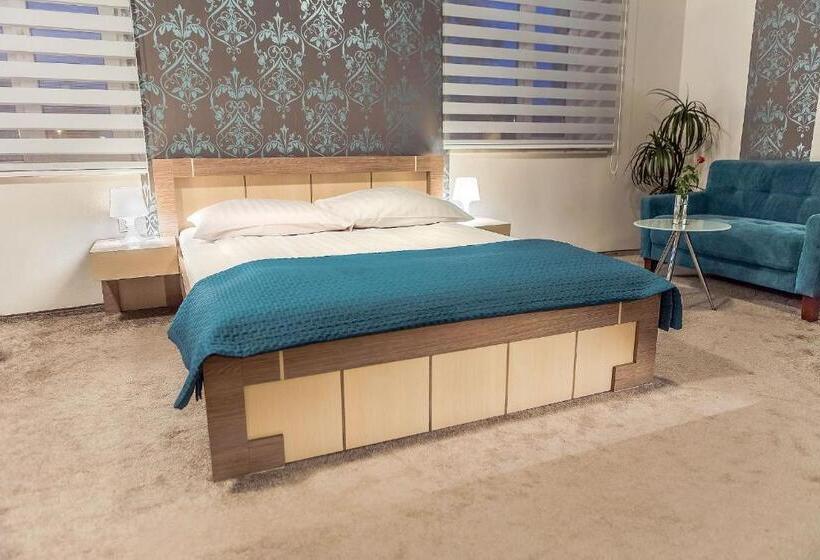 اتاق لوکس, Tm