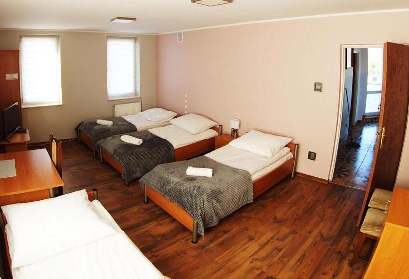 اتاق استاندارد چهار تخته, Motel Wig