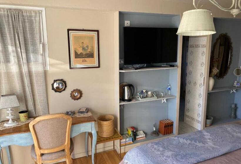 Номер Стандарт Вид на Бассейн, L Eveil En Provence
