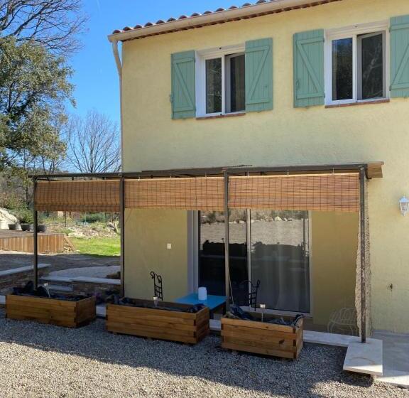 Номер Стандарт Вид на Сад, L Eveil En Provence