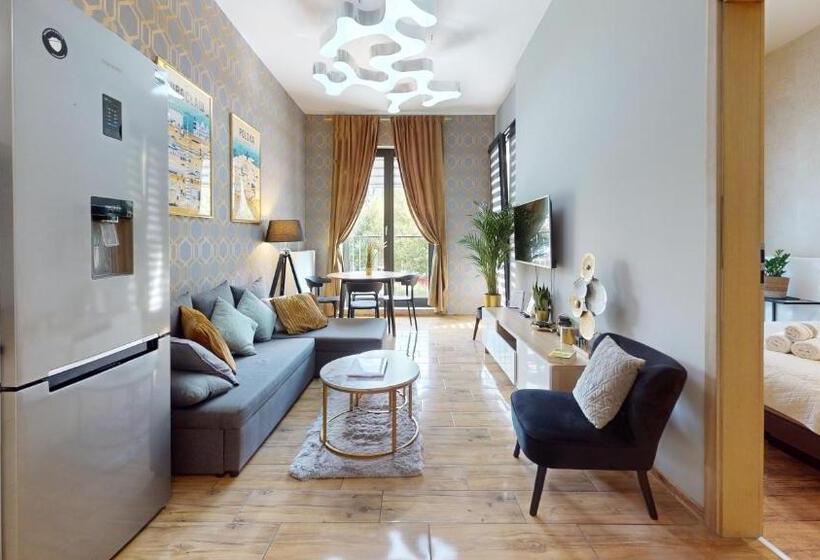 سوئیت با بالکن, Prince Witold Apartments Near The Market Square 43 Księcia Witolda Street