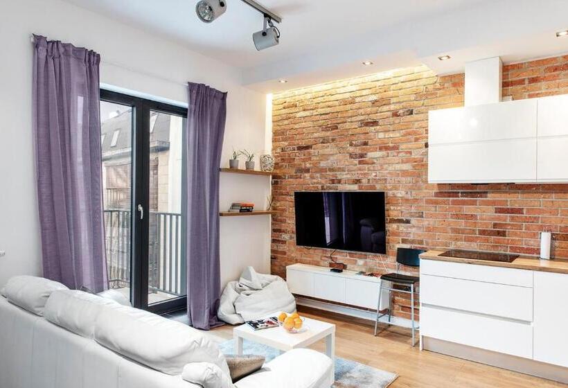 Suite with Terrace, Prince Witold Apartments Near The Market Square 43 Księcia Witolda Street