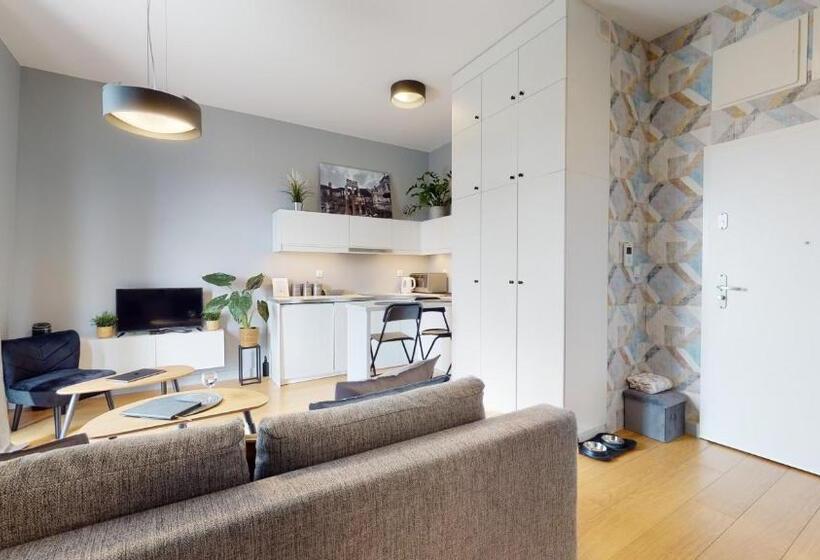 Suite with Terrace, Prince Witold Apartments Near The Market Square 43 Księcia Witolda Street