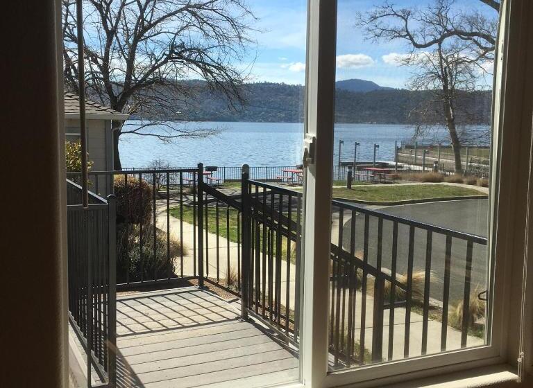 Студия Deluxe, Clear Lake Cottages & Marina