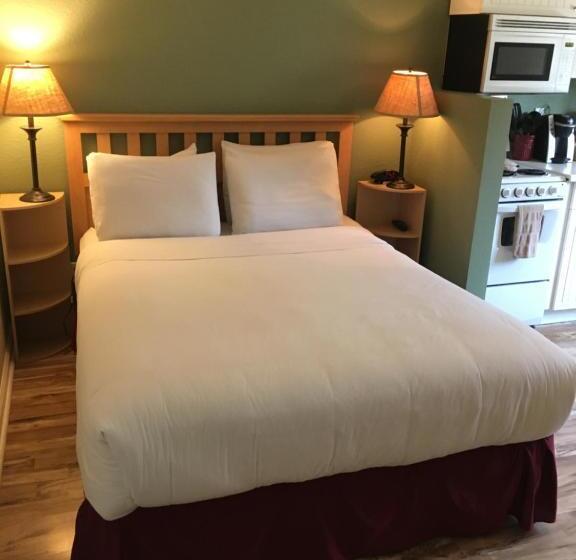 Люкс Повышенной Комфортности, Clear Lake Cottages & Marina