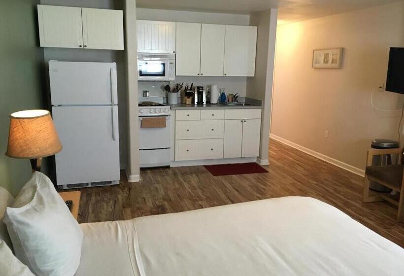 Люкс Повышенной Комфортности, Clear Lake Cottages & Marina