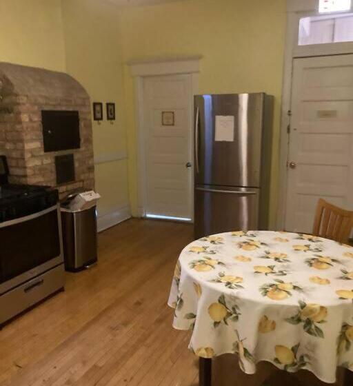 스탠다드 룸, Old Chicago Inn