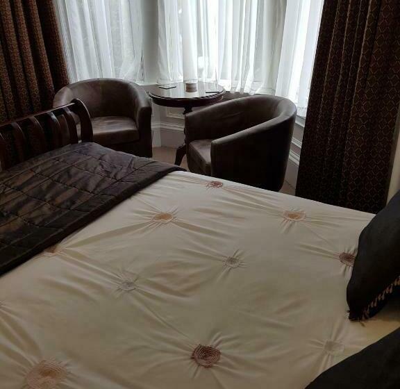 Номер Стандарт, Hamilton House