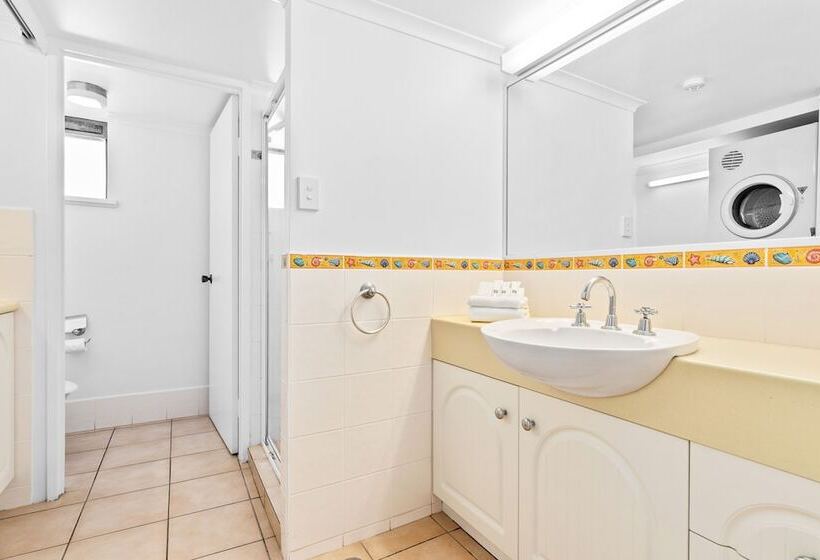 Апартаменты 1 Спальня, Windward Apartments