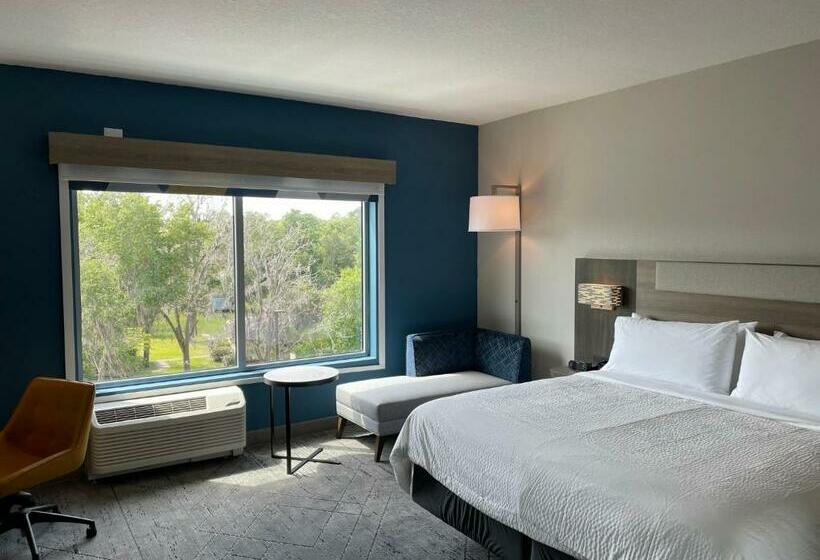 Стандартный Номер Кровать Кинг, Holiday Inn Express   Starke, An Ihg