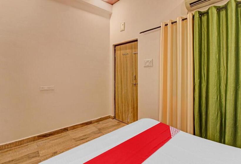 Трехместный Номер Классика, Oyo Flagship 80648 Resort Stay Inn