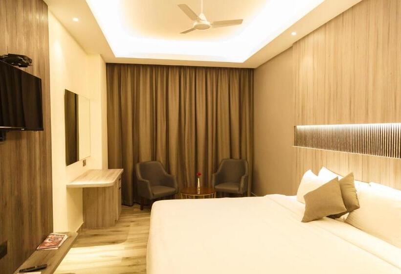 豪华房间, Galore Inn