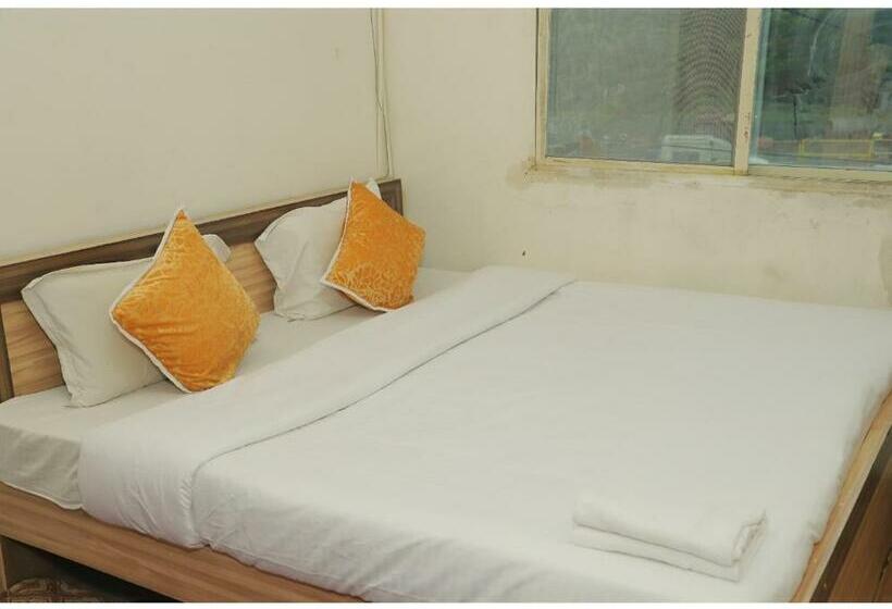 Quarto Deluxe, Fabexpress Vinayak