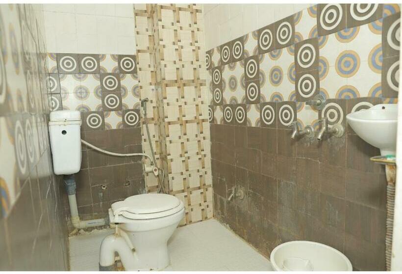 Quarto Deluxe, Fabexpress Vinayak