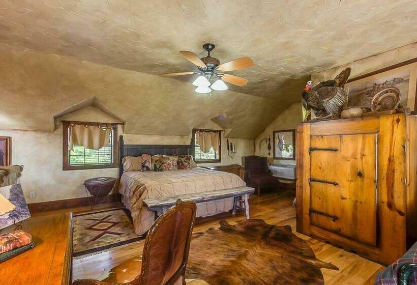 StandaardKamer, Last Outpost Bandera Ranch House