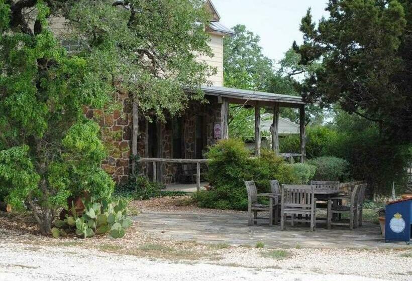 StandaardKamer, Last Outpost Bandera Ranch House