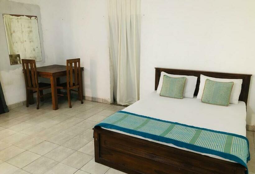 Номер Economy, Amani Lake Resort