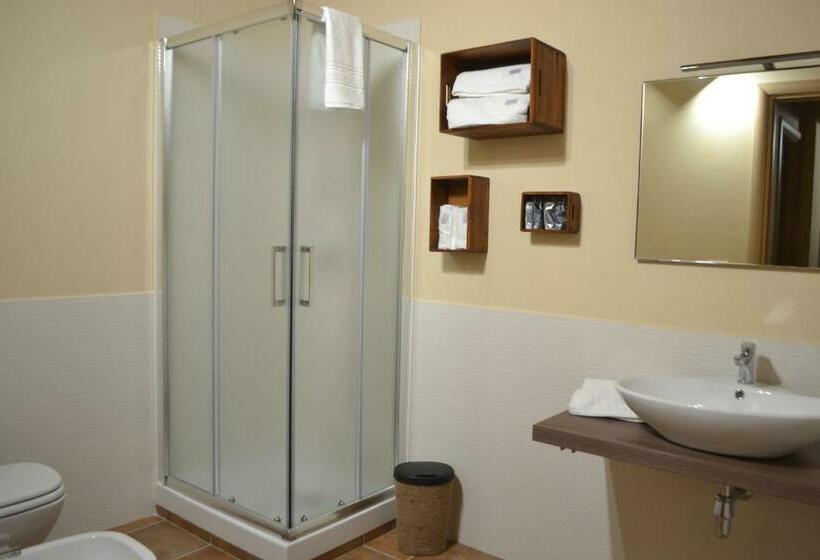 اتاق استاندارد با سرویس بهداشتی مشترک, Al Borgo Ritrovato