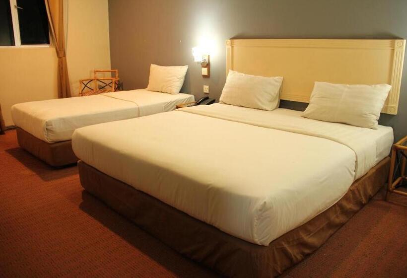 Трехместный Номер Deluxe, Sandakan Inn