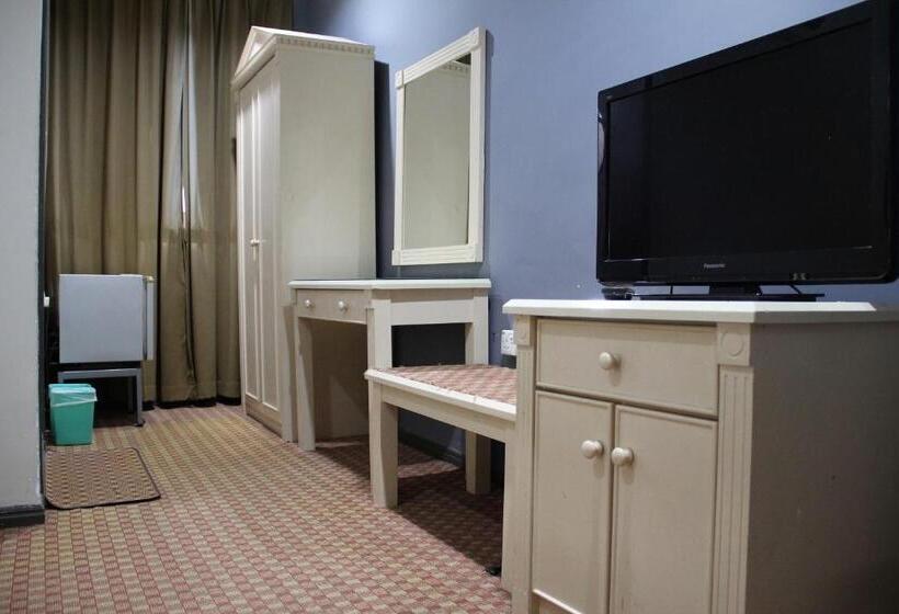 Трехместный Номер Deluxe, Sandakan Inn