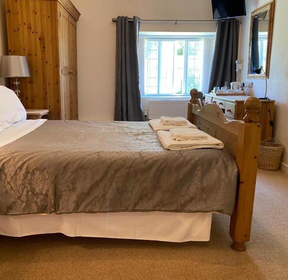 Номер Deluxe, The Crown & Victoria Bed & Breakfast