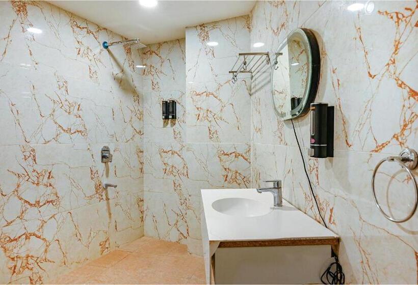 Семейный Номер, Fabhotel Shubh Shaleen Springs