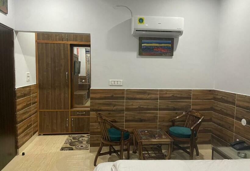 Номер Deluxe Кровать Кинг, The Asanar Hills