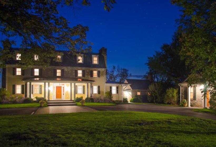 스위트 킹사이즈 침대, Hillbrook Inn & Spa