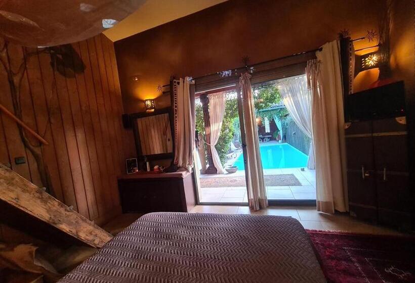 Номер Стандарт Вид на Бассейн, Suite Côte Sud Ardeche
