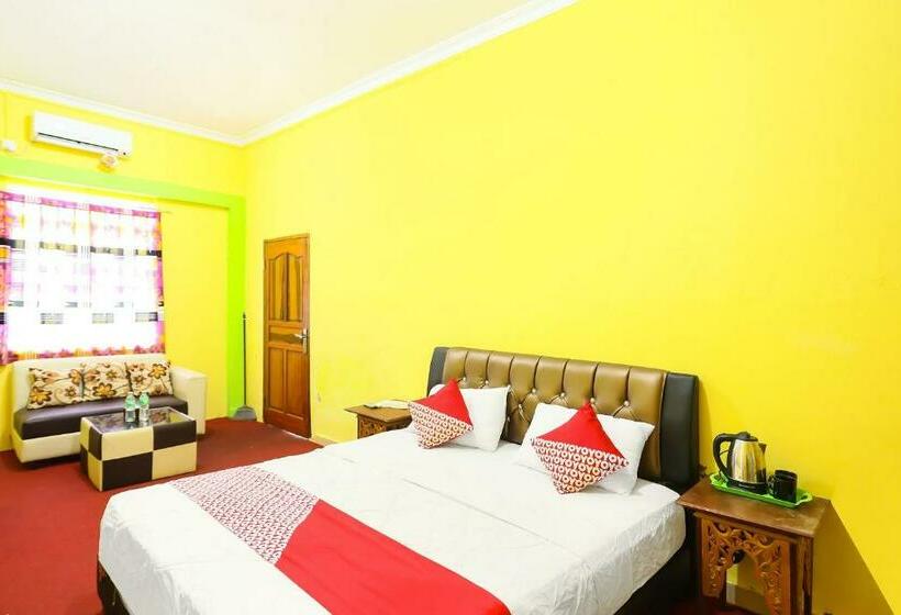 Номер Deluxe Кровать Кинг, Oyo 91839 Penginapan Sulthan Penyengat Syariah