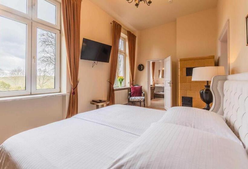 Номер Стандарт, Schlosshotel Gross Koethel