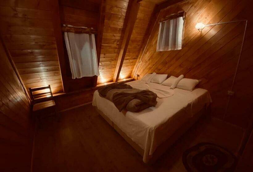 Quarto Estandar Vista Montanha, Guesthouse Prrockaj Theth