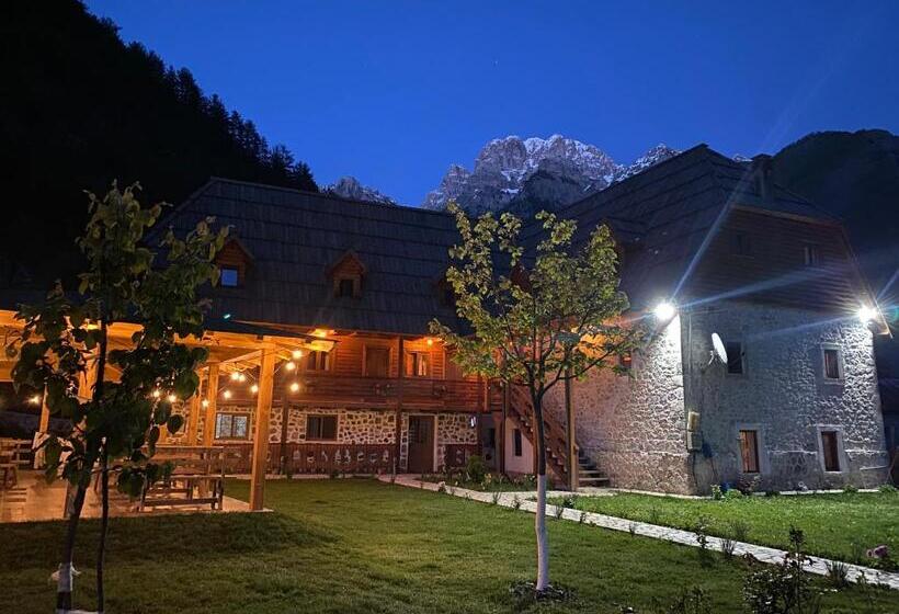 Quarto Estandar Vista Montanha, Guesthouse Prrockaj Theth