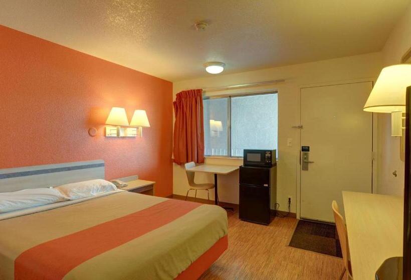 Номер Стандарт, Motel 6 Casper Wy